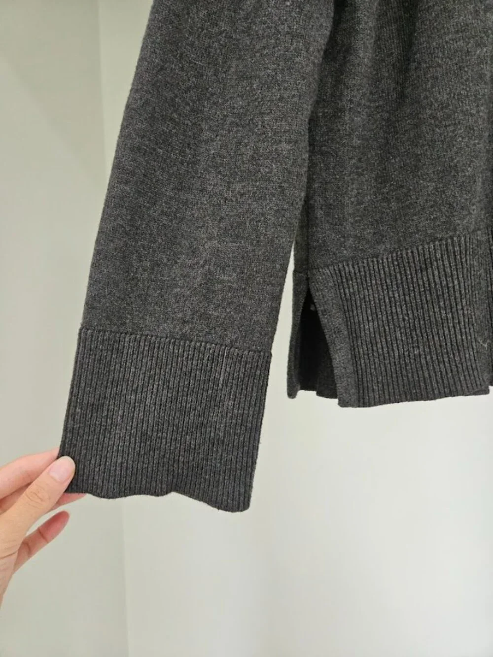H&M Wool Blend Dark Grey Wide Sleeve Knit Sweater Pullover Gray Medium Lounge